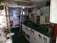 Nava de pescuit tip trauler de vânzare