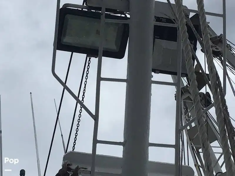 Nava de pescuit tip trauler de vânzare