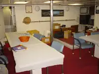 Nava de pescuit tip trauler de vânzare