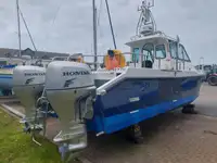 Nava de pescuit tip trauler de vânzare