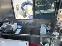 Ponton de vânzare