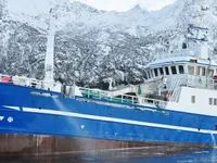 Nava de pescuit cu plase purseine de vânzare