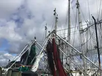 Nava de pescuit tip trauler de vânzare