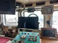 Nava de pescuit tip trauler de vânzare