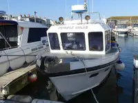 Nava de pescuit tip trauler de vânzare