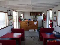 Șalupă de vânzare