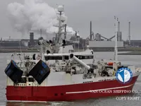 Nava de pescuit tip trauler de vânzare