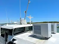 Catamaran de vânzare