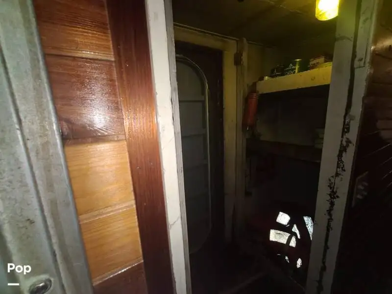 Nava de pescuit tip trauler de vânzare