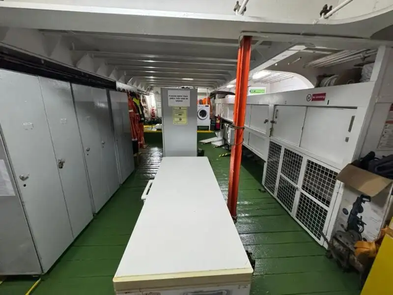 Nava container de vânzare