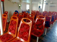 Ambarcațiune de debarcare, cu rezervoare de vânzare