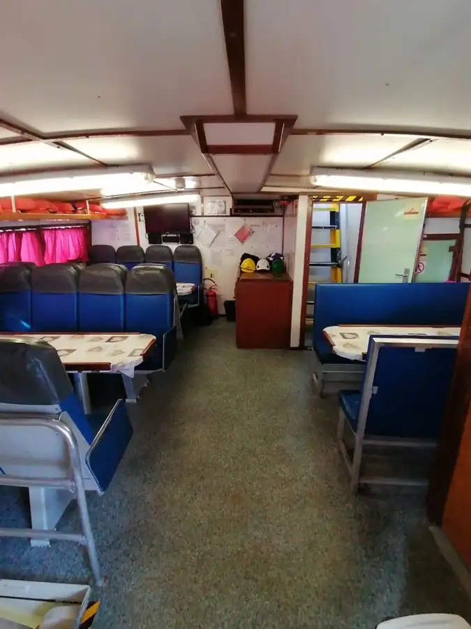 Navă de transport echipaj de vânzare