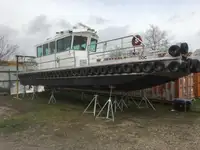 Barcă cu echipaj de vânzare