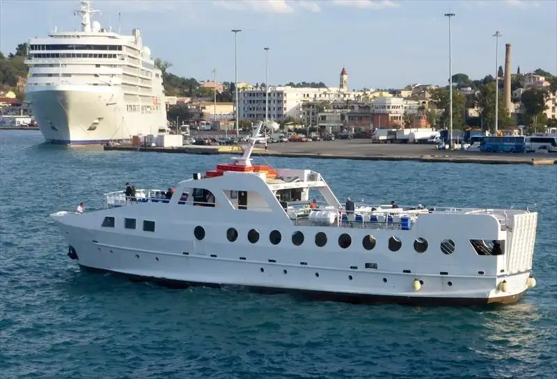 Nava RoPax de vânzare