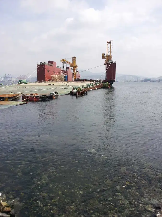 Doc flotant de vânzare