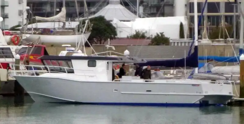 Navă cu feribotul de vânzare