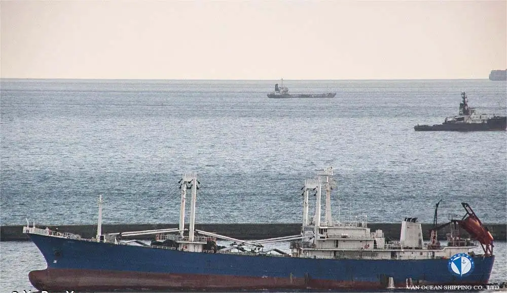 Nava refefer de vânzare