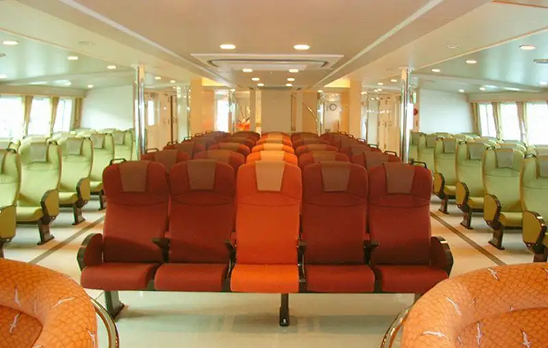 Catamaran de vânzare
