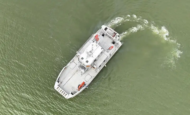 Catamaran de vânzare