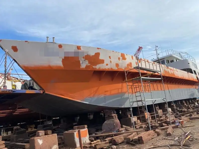 Navă cu feribotul de vânzare