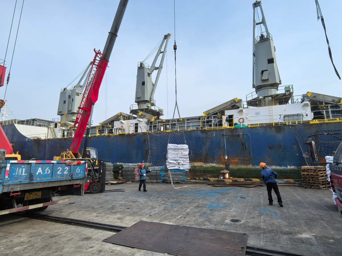 Nava refefer de vânzare