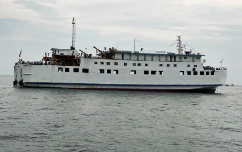 Nava RORO de vânzare