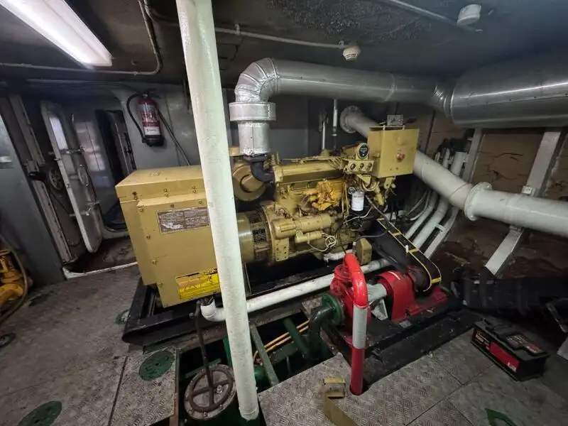 Navă cu feribotul de vânzare