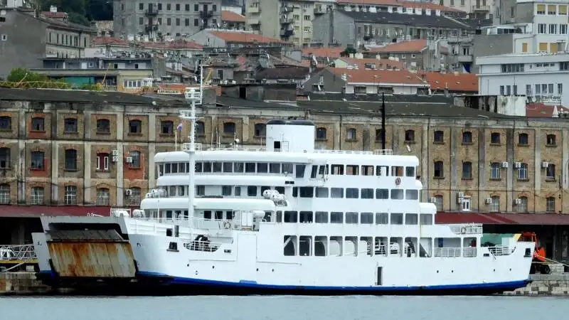 Nava RoPax de vânzare
