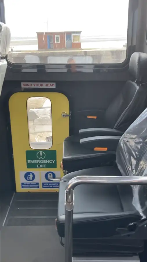 Nava de containere de vânzare