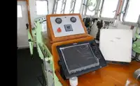 Nava cu paragate de vânzare