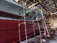 Nava cu paragate de vânzare