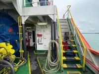 Nava refefer de vânzare