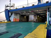 Nava refefer de vânzare