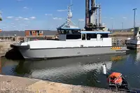 Nava de containere de vânzare